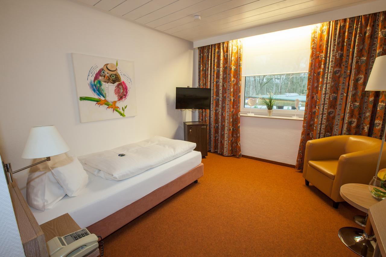 Hotel Am Springhorstsee Großburgwedel エクステリア 写真
