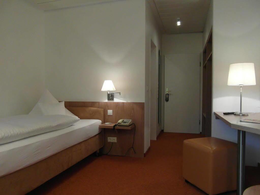 Hotel Am Springhorstsee Großburgwedel エクステリア 写真